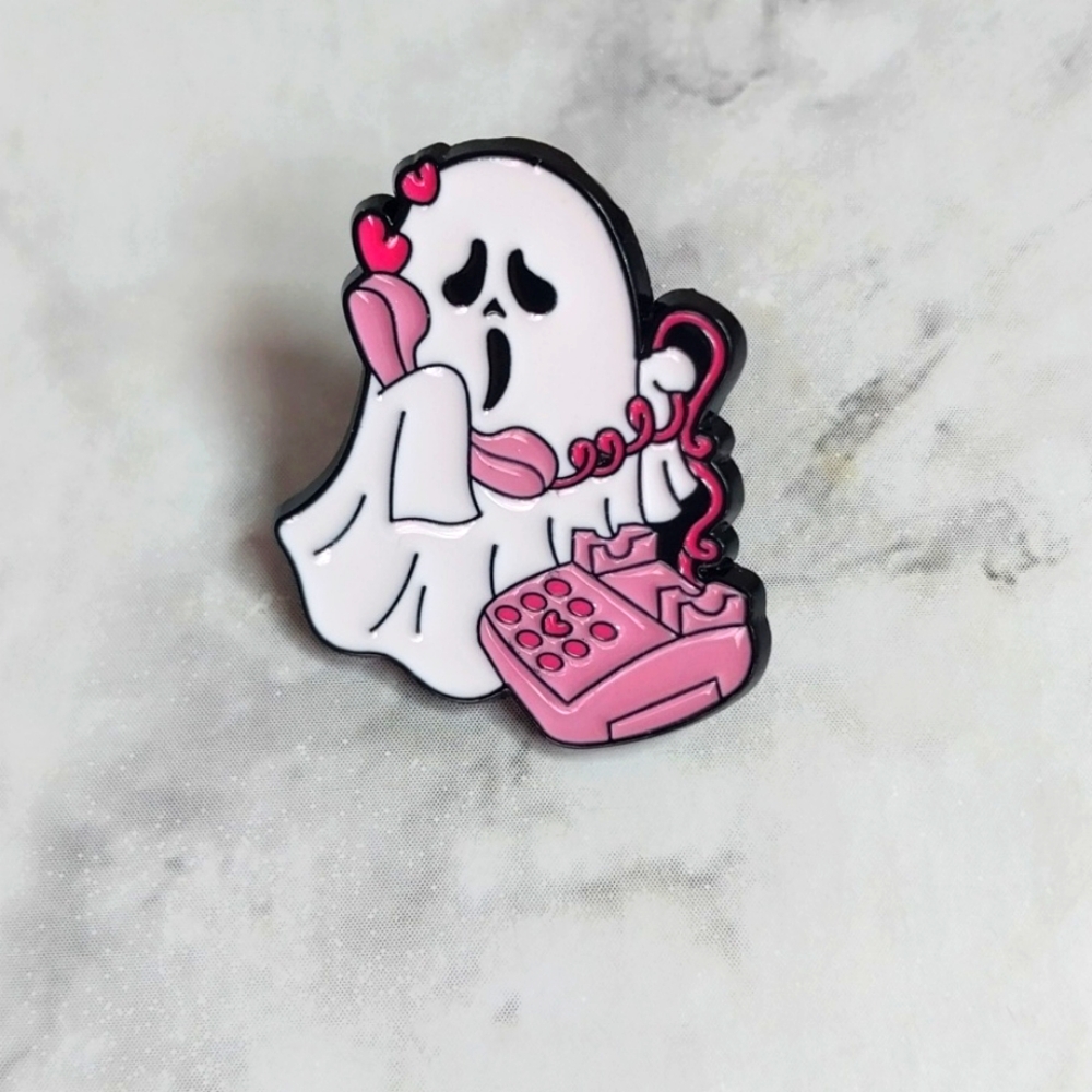 Cute ghost with phone Brooch pin for Halloween